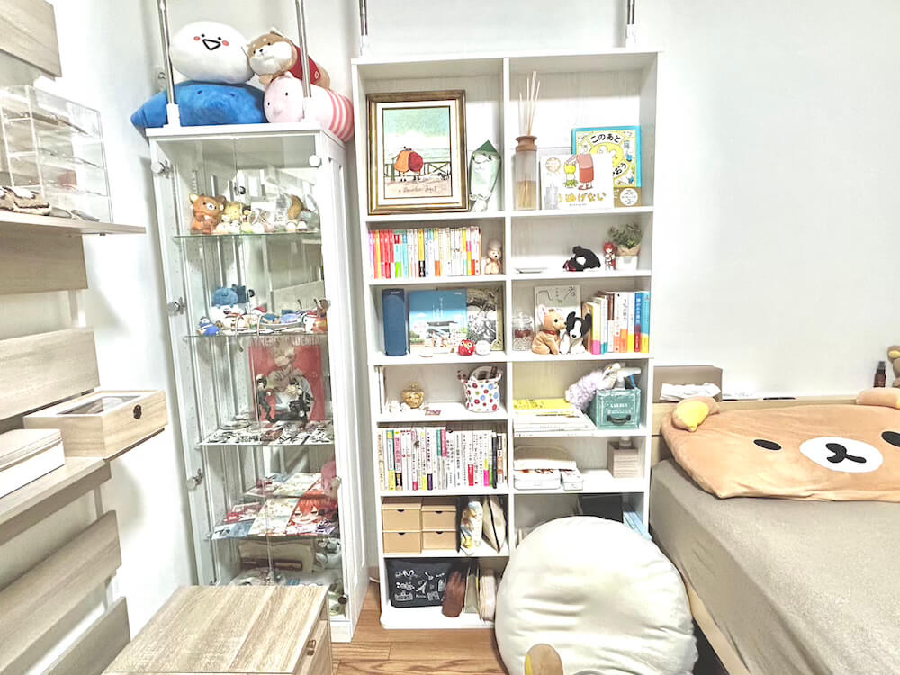 本棚とコレクションケース