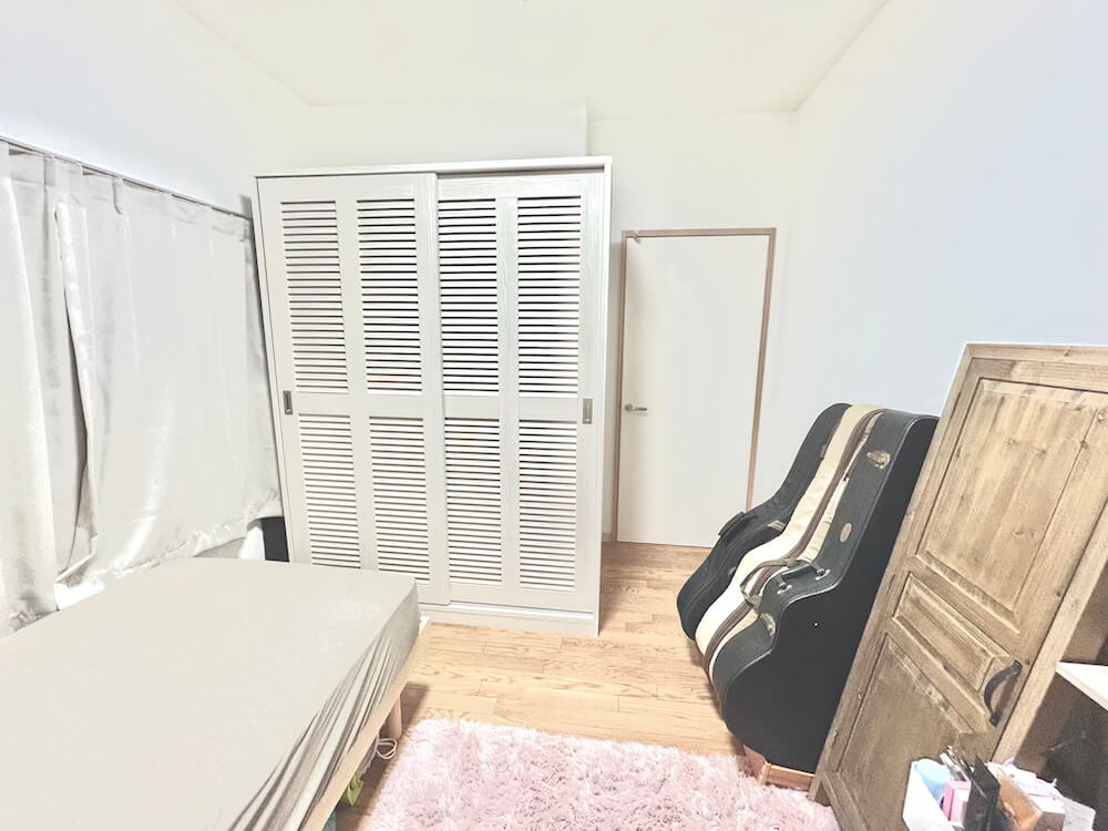 ワードローブが置かれた部屋